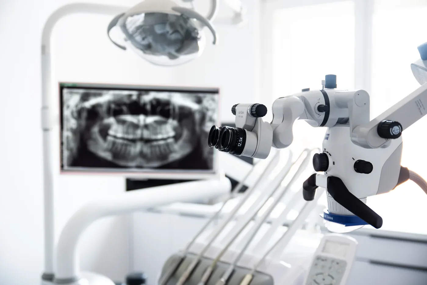 Miért jelent különbséget a ZEISS fogászati mikroszkóp?